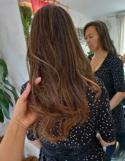 Janaina coiffeuse energéticienne-cliente energisée